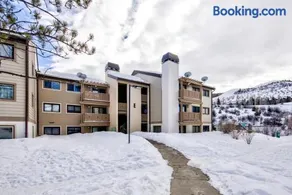 Cozy Condo at Beaver Creek - Image 2