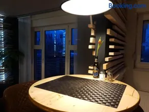 Black & Wood Design FeWo im Zentrum - Image 1