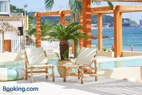 Gijang The Beach House - Image 5