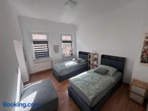 Ferienwohnung - Fahrstuhl - 2 Schlafzimmer - Küche - Wlan - Parkplatz - 6 Schlafplätze - Wanne - - Image 2