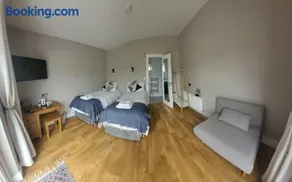 Stoneyford Luxurious Cabins - Image 3