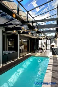 Crown Comfort - Affordable luxury - Private Pool & Hot Tub Under Roof - Image 5