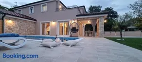 Beautiful new villa with pool, near beach - by TRAVELER tourist agency KRK - ID 2400 - Image 4