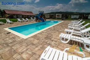 Nemeth Camping Spa & Pool Access - Image 5