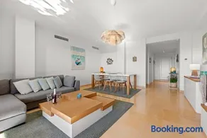 2303-Huge 2 bedrooms apt with sea view - Image 2