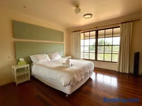 Two Thirds Blue- Pet friendly- indoor fire place and pool - Image 3