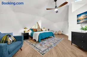 Unique Dome Retreat with Deck 1 mile to UF Stadium - Image 3