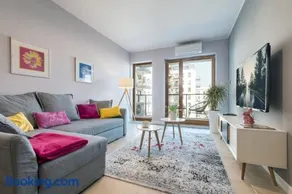 Raya Mansion Warsaw - Image 1