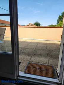 Appartement calme et spacieux avec terrasse à Issoire - Image 2