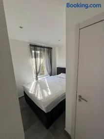 AA - Cosy - Image 2