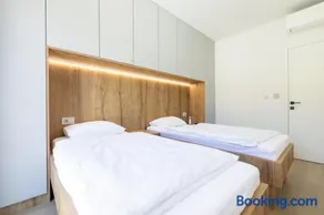 Andrea Deluxe Apartment with Pool - Image 3