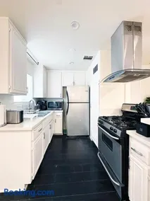 Bohemian Dream- 2BR, Retreat Near Hollywood -BR6 - Image 1