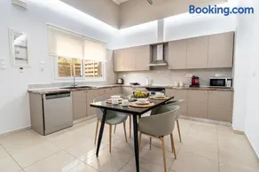 ALMAER Villa - Image 2