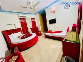 Galaxy Lodge - Image 3