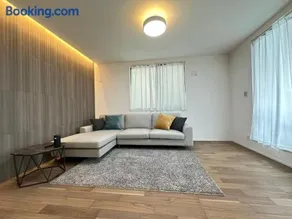 130sqm Luxury new-built Shibuya terrace Home 3BD 2 parking 2 toilets 5min to Shinjuku - Image 1