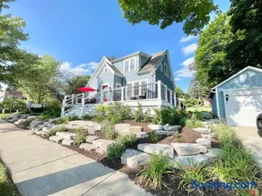 Walk Downtown & River Stylish Cozy Stay w Huge Porch - Image 1