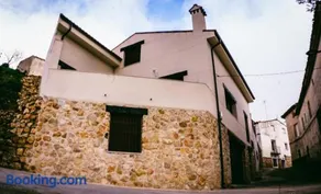 El Aprisco, con piscina climatizada en Hueva-Guadalajara - Image 3