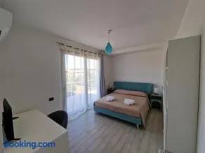 Villa Riviera - Image 1