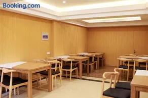 GreenTree Inn Anhui Fuyang Yingzhou district Positive base capital Business Hotel - Image 1