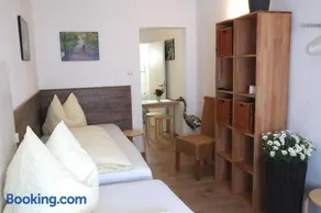 Easy Stay Apartment - Image 1
