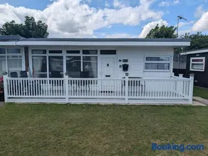L&L's Lodge, A small but perfectly formed chalet - Image 2