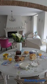 Chambre dans un cadre bucolique avec petit-déjeuner - Image 3