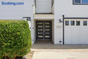 2073 Coast Blvd - Image 3