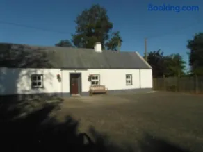 Country Cottage - Image 3