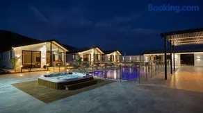 Calma Resort קלמה ריזורט סוויטות יוקרה - Image 4