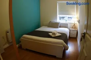 Super Central Location Private Room 1 - Image 2