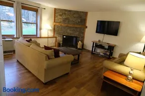 Trail Creek: Walk to lifts, ski home! Closest unit to lifts, ski home trail, sports center - Image 2
