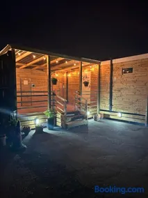 Dolafon luxury glamping pod 1 with hot tub - Image 1