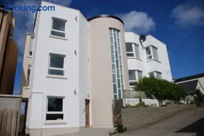 2 Ramore Ave - Image 4