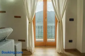 Lakefront Home with Private Beach Garage and AC - Image 2