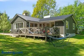 Cozy Holiday Home Near Beach And Town Life - Image 3