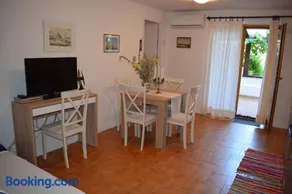 STINA - Image 5