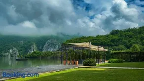 Pensiunea SEPTEMBRIE - Image 1