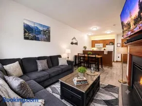 AS 141 Pool-Level King Bed Ski-InOut Village Center - Image 2