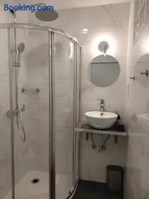 Lisbon South Bay Rooms - Image 4