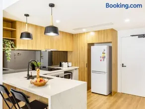 Stunning Mount View Modern Apartment MtGravatt CBD - Image 3