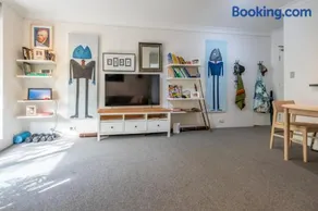 Clovelly Bargain, Perfect for Families - Image 5