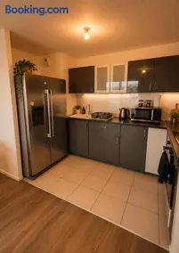 Appartement 2 chambres avec terrasse et parking privé - Proche gare et Paris - Image 3