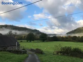 Tyddyn Bach Barn - Image 1
