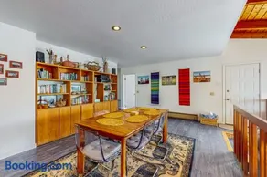 The Bobcat House - Image 4