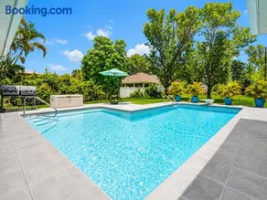 Cape Coral Retreat w Pool & Court - Image 1