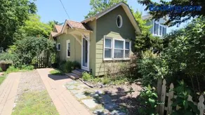 Cottage On Cambridge - Image 1