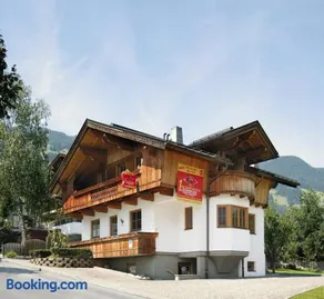 Casa vacacional ideal para familias con sauna, jacuzzi y barbacoa | Junto al esquí | Perfecta para el trabajo en remoto - Image 1
