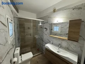 Rolandos Apartments - Image 3