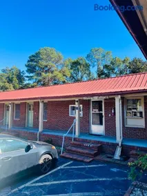Budget Motel - Image 3