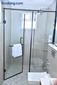 Vels Grand Hotel - Image 3
